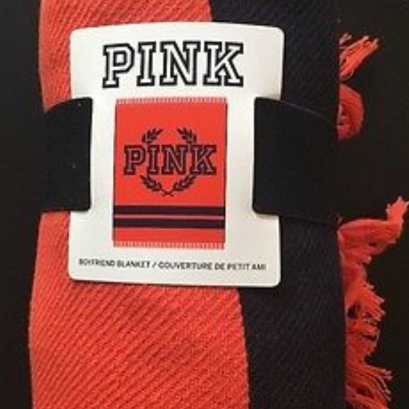 BNWT. Victoria Secret’s Beach Blanket - Picture 5 of 5